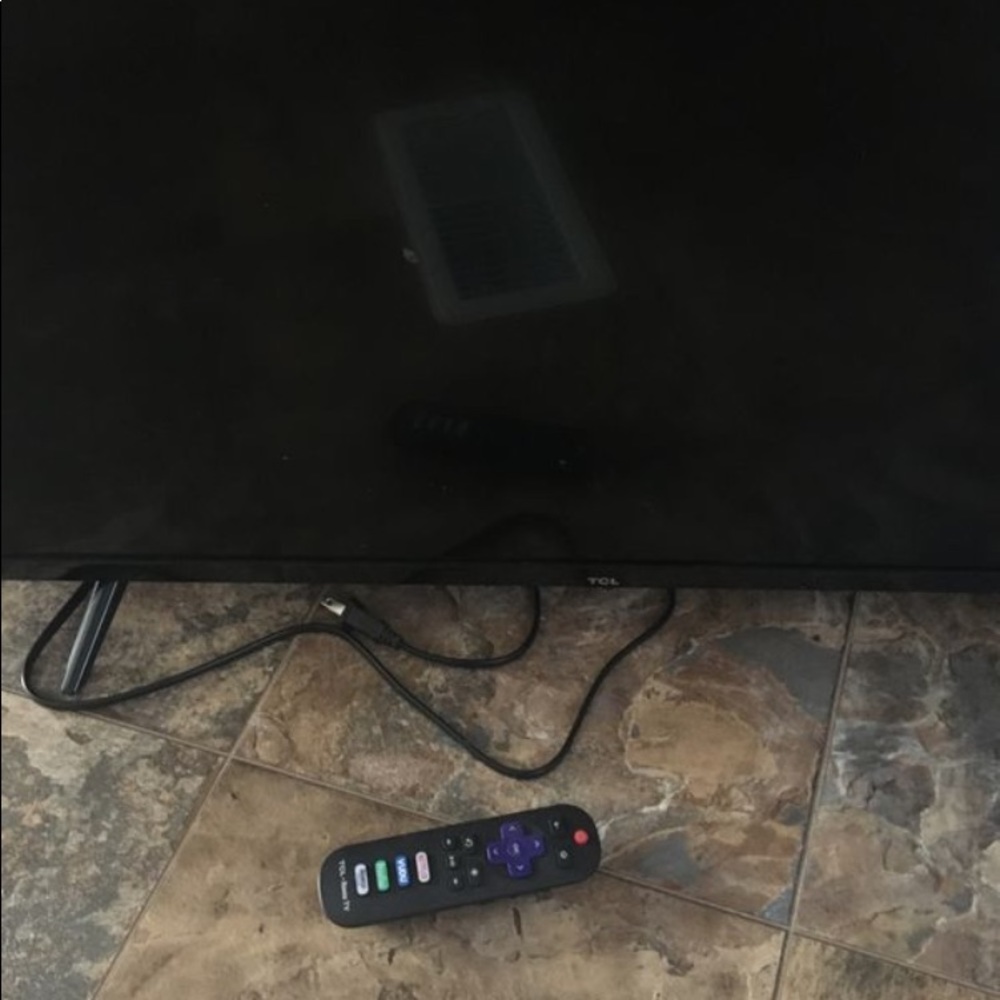 Roku tv - Picture 3 of 3